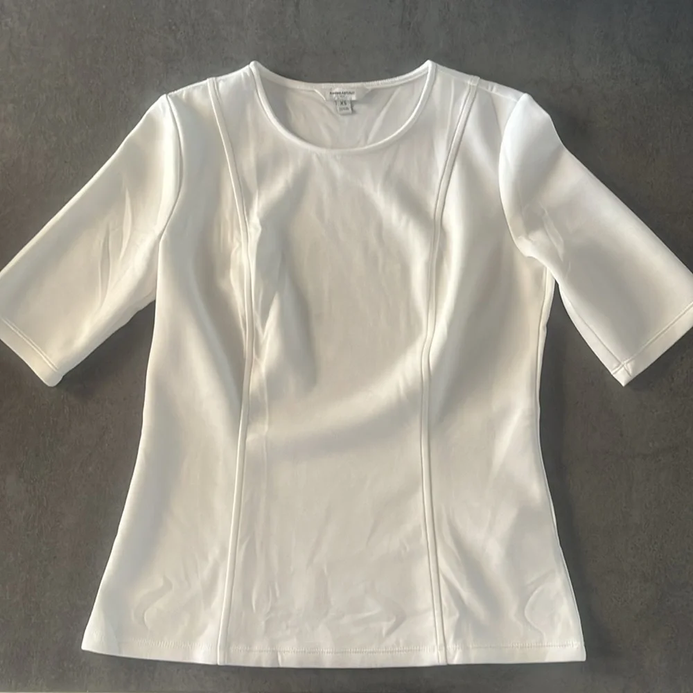 Elegant White Women's Top - Picture 2 of 6